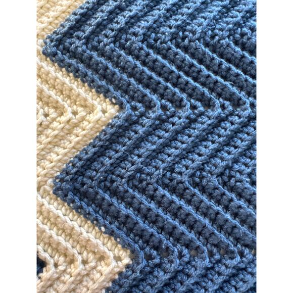 Handmade Crochet Chevron Blanket Blue Cream 81x42 - Picture 3 of 6